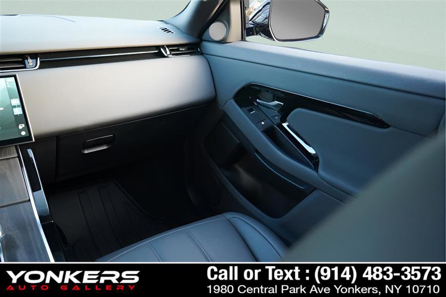 Used 2024 Land Rover Range Rover Evoque S image 40