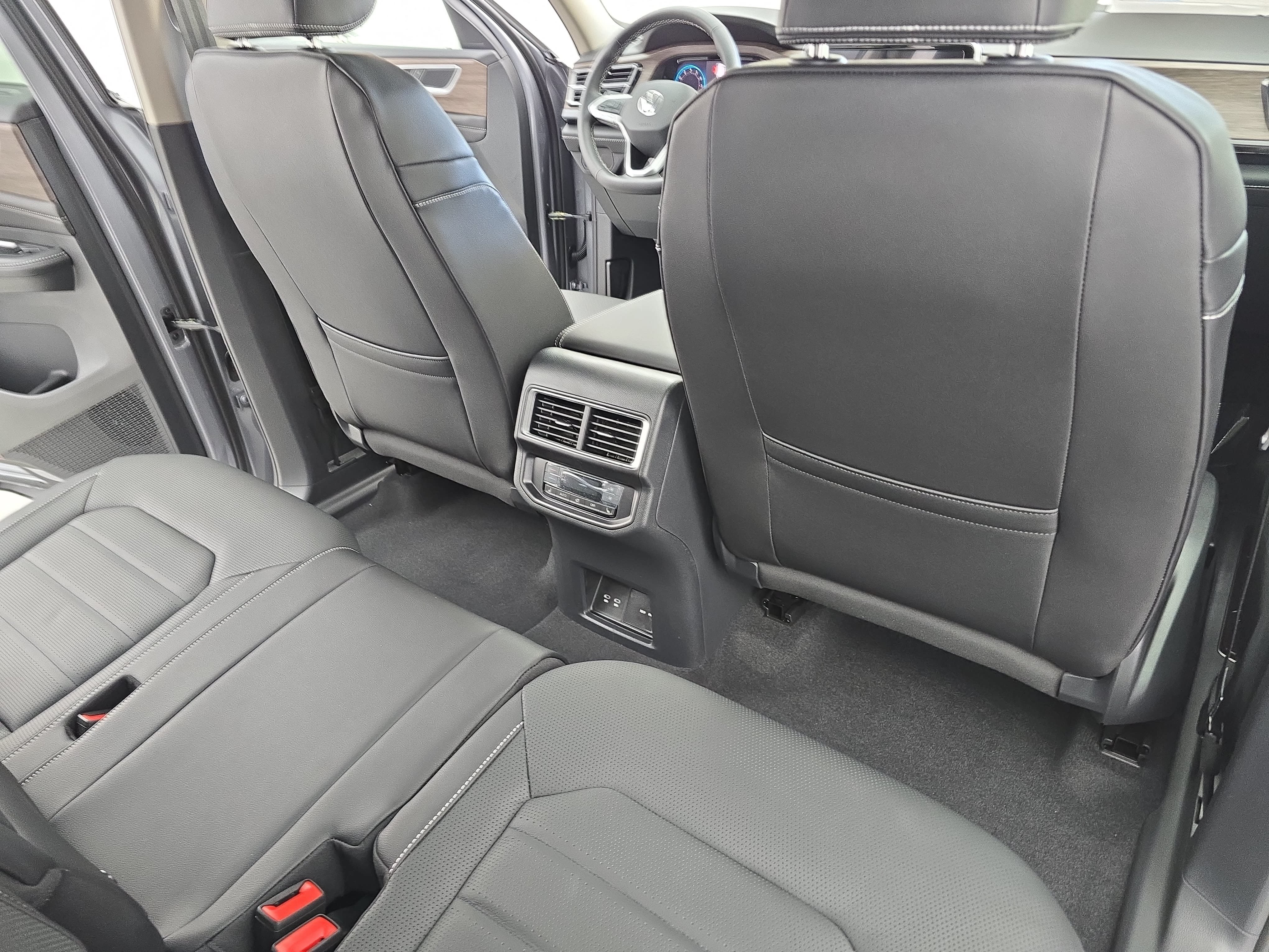 New 2026 Volkswagen Atlas SEL AWD/4WD image 11