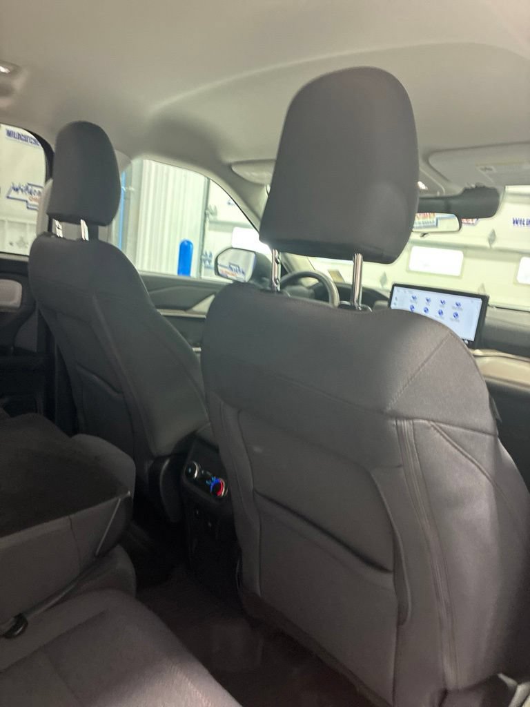 Used 2025 Ford Explorer Active AWD/4WD image 35