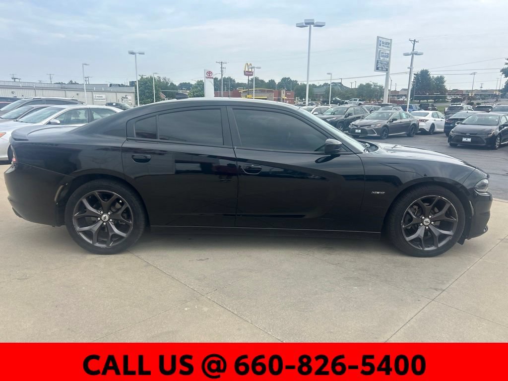 Used 2017 Dodge Charger R/T w/ Plus Group RWD image 3