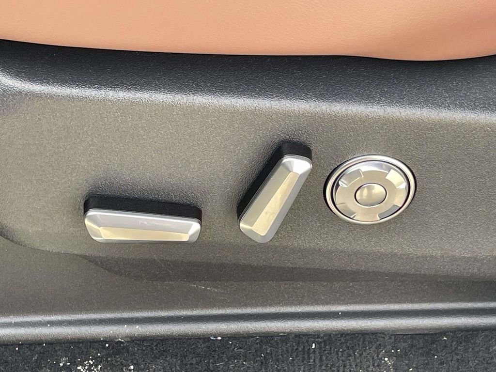 New 2026 Lincoln Navigator L Reserve image 14