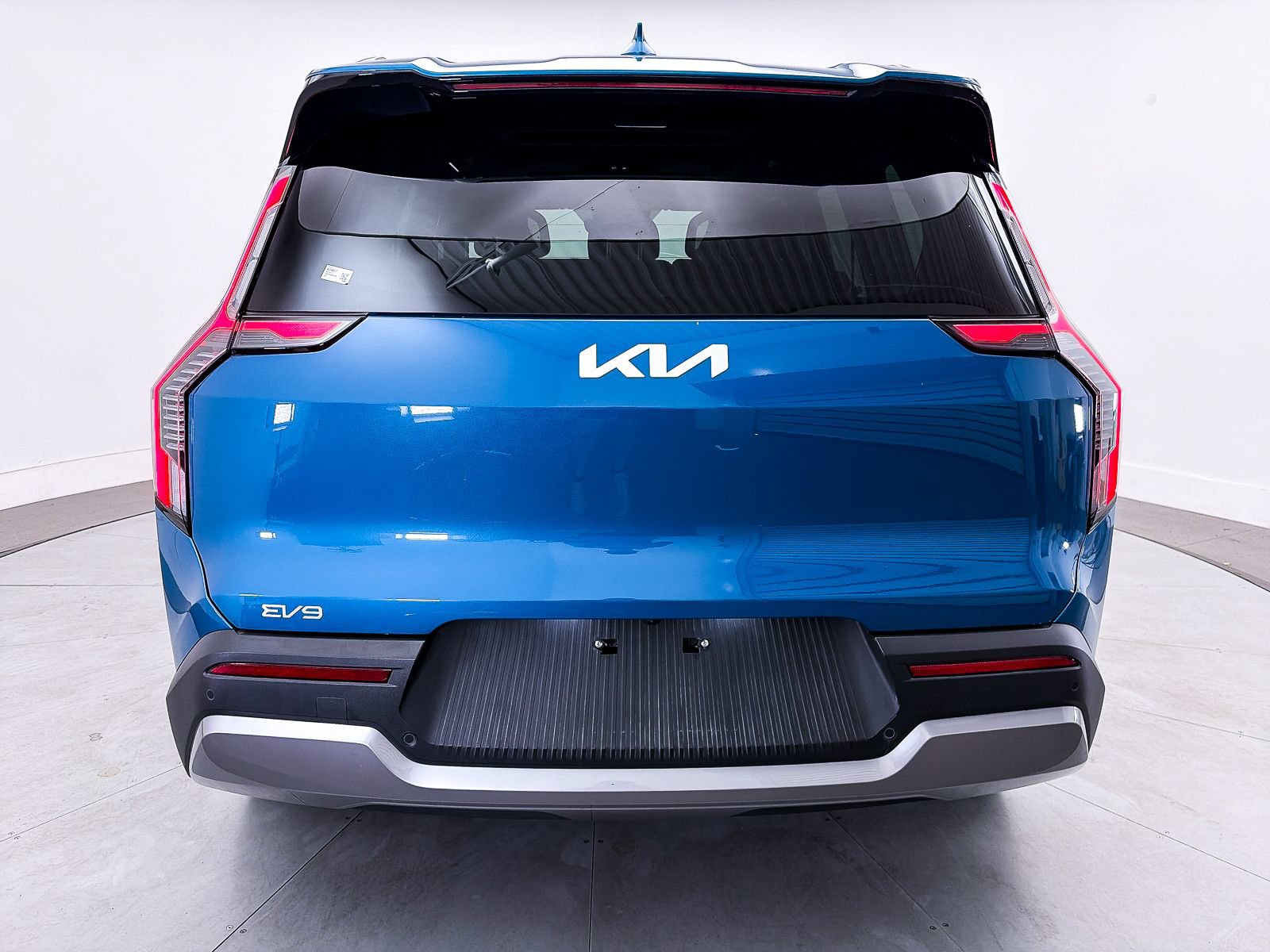 Certified 2024 Kia EV9 Wind AWD/4WD image 16