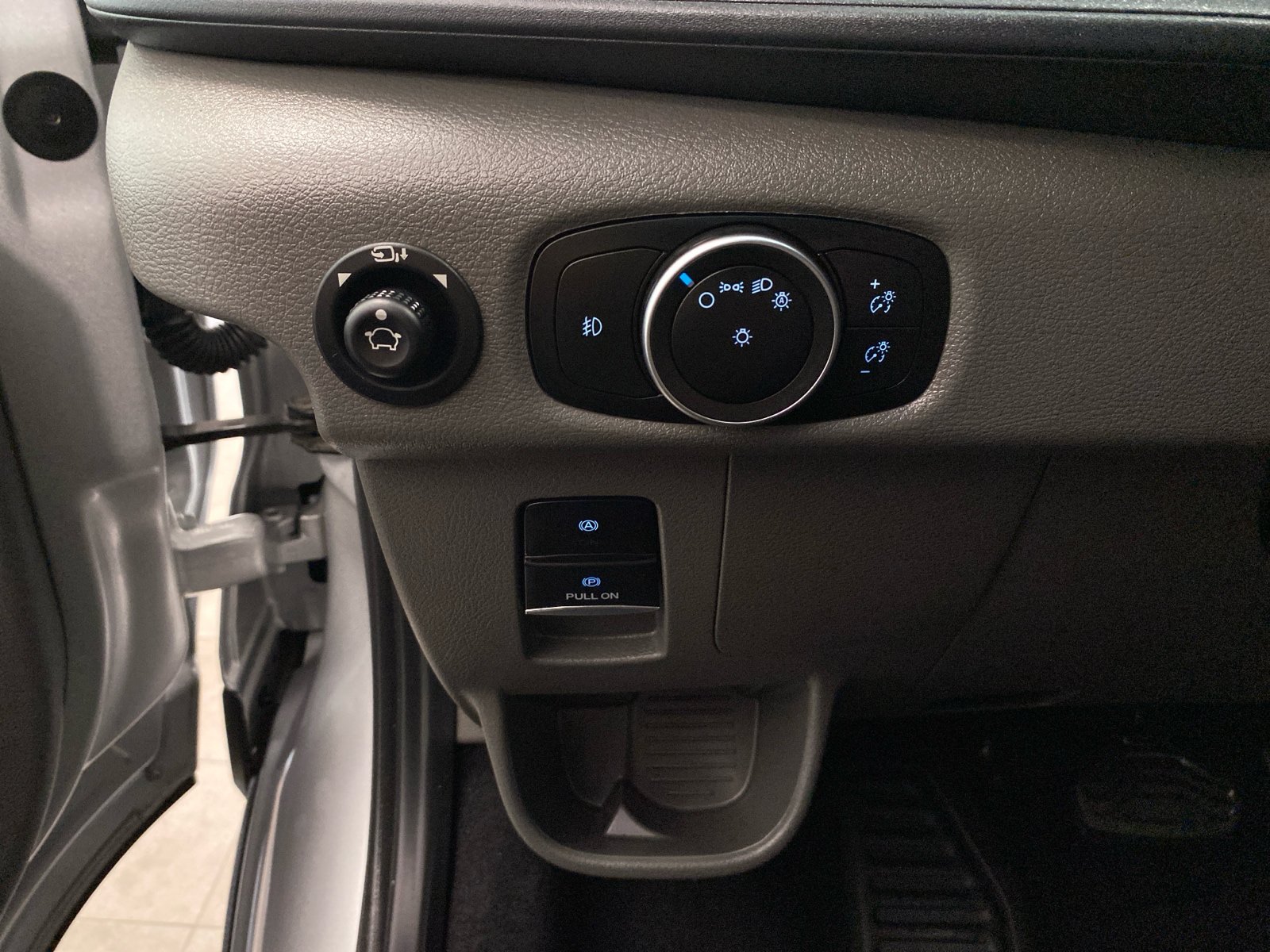 Used 2023 Ford Transit 350 XLT RWD image 18