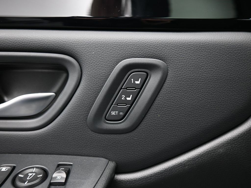 New 2025 Honda Pilot Touring image 32