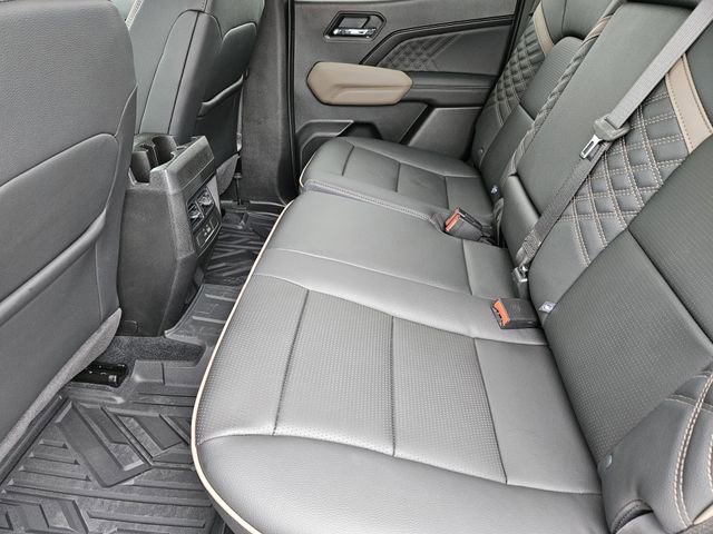 Used 2025 GMC Canyon Denali image 31