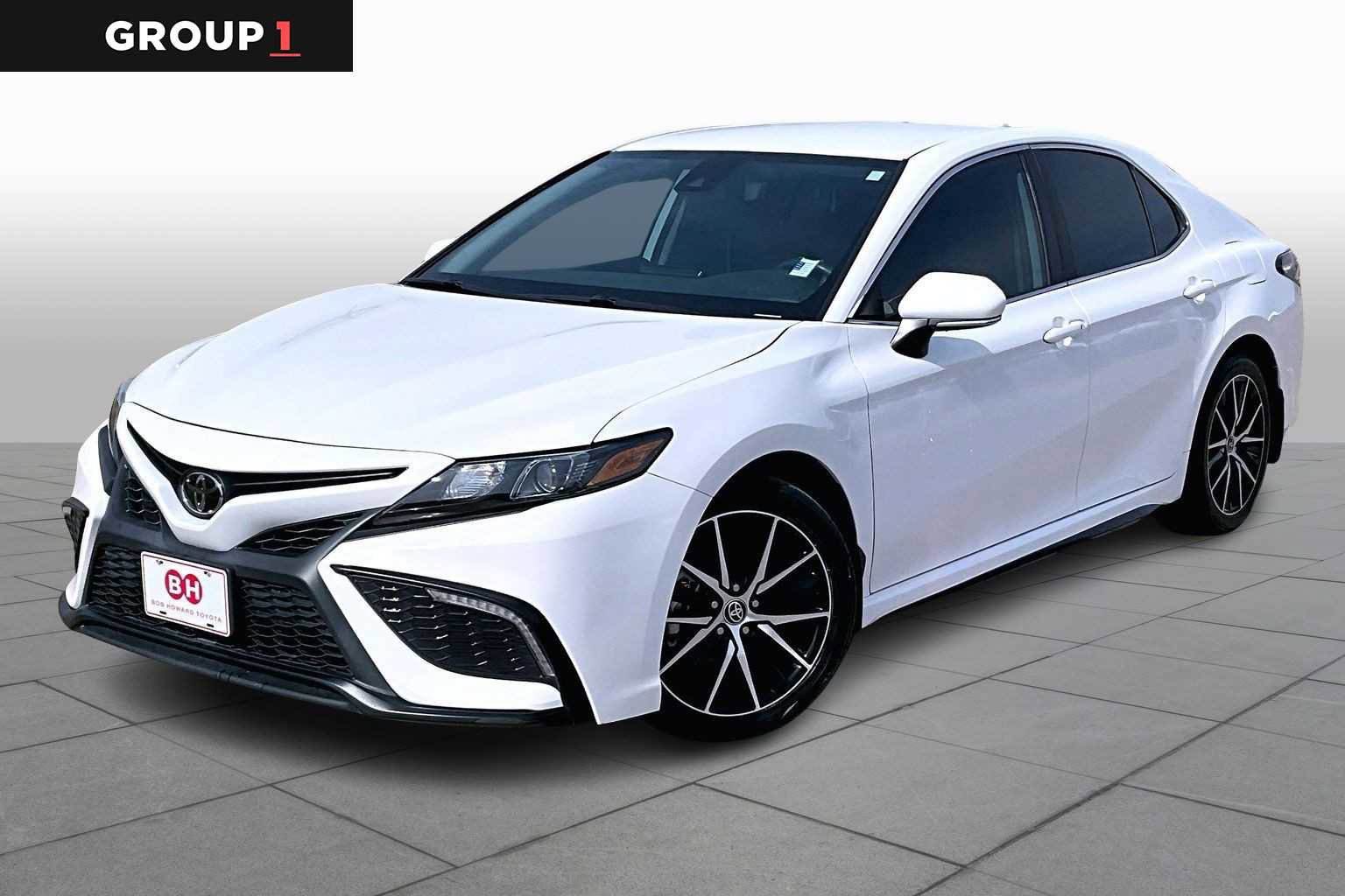 Used 2023 Toyota Camry SE image 1