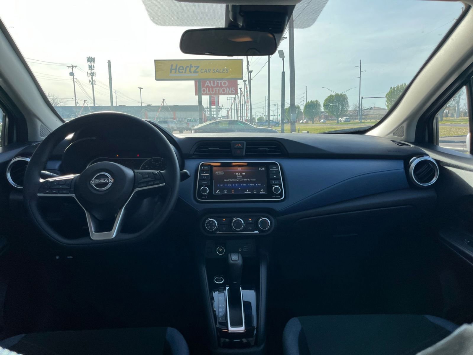 Used 2025 Nissan Versa SV image 31
