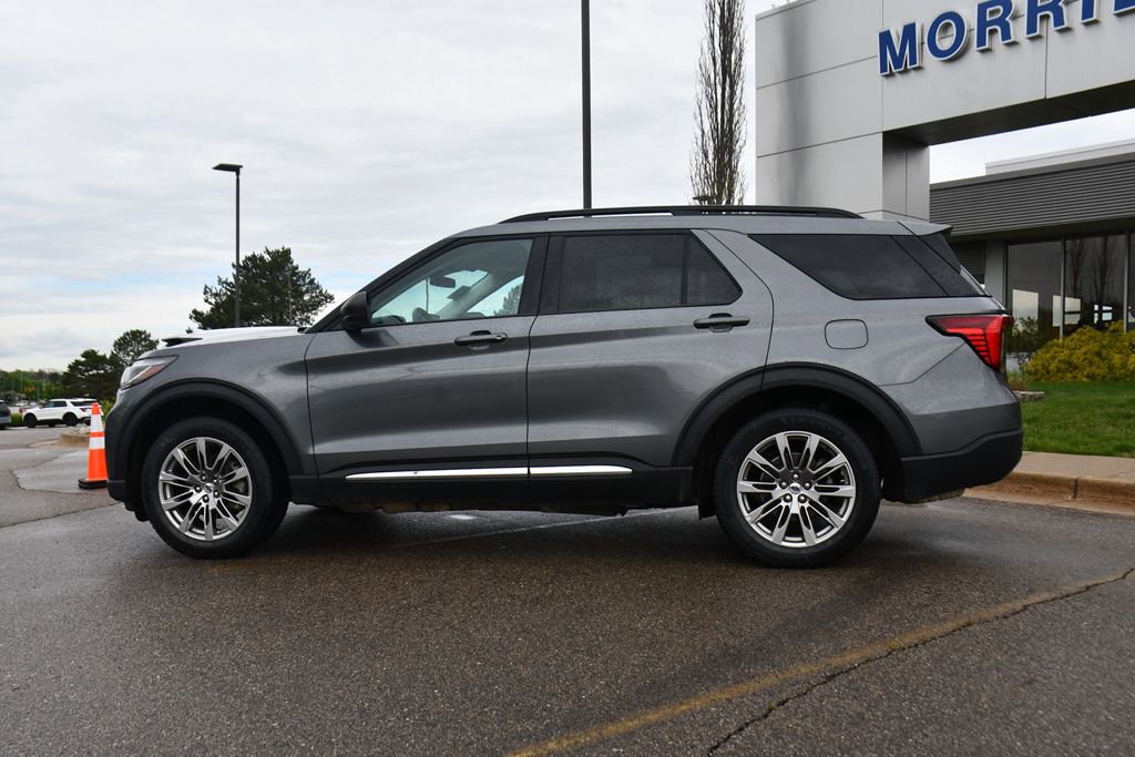 Certified 2025 Ford Explorer Active w/ Active Comfort Package AWD/4WD image 3