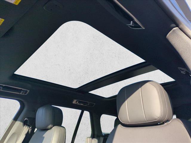 Used 2025 Land Rover Range Rover SE AWD/4WD image 16