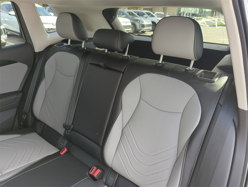 New 2026 Volkswagen Tiguan SE image 26