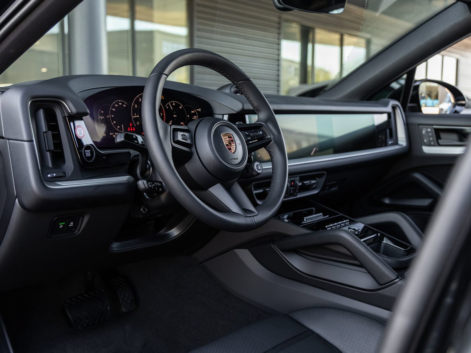 Certified 2026 Porsche Cayenne Coupe AWD/4WD image 4