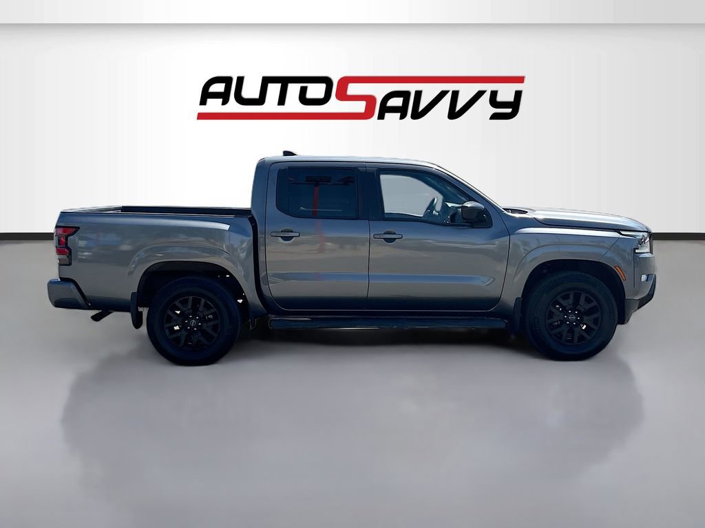 Used 2023 Nissan Frontier SV w/ Midnight Edition Package image 8