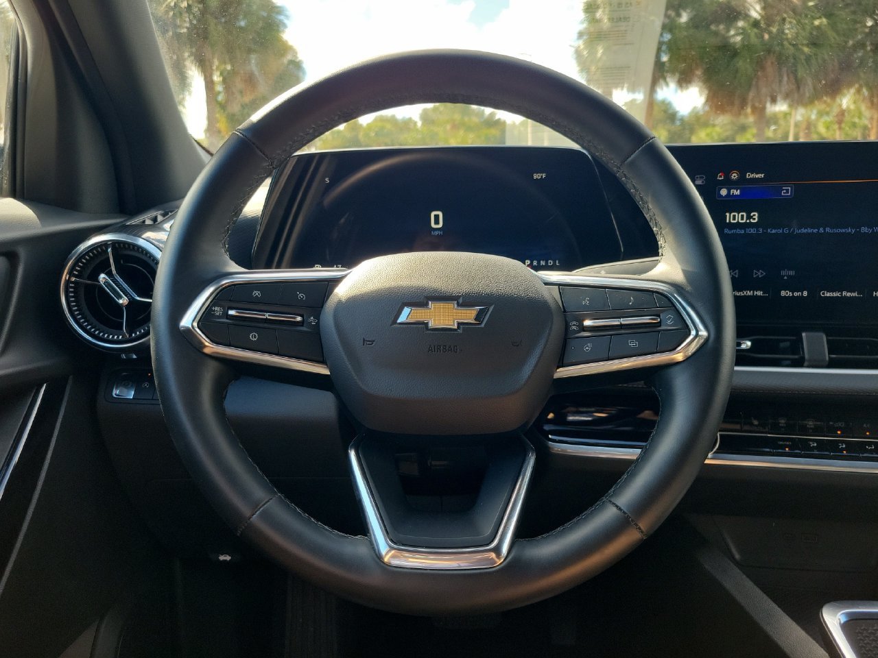 Used 2025 Chevrolet Equinox LT FWD image 16
