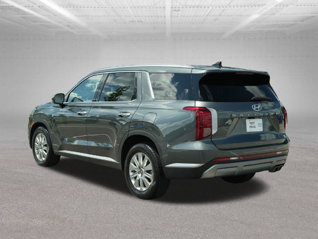 Used 2025 Hyundai Palisade SEL FWD image 6
