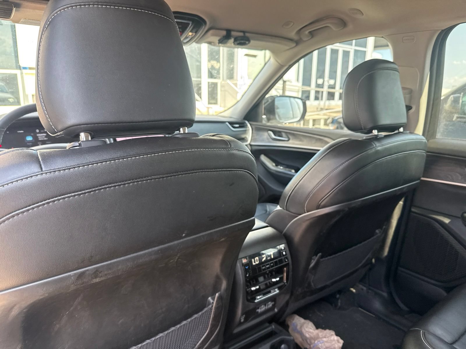 Used 2023 Jeep Grand Cherokee L Limited RWD image 11