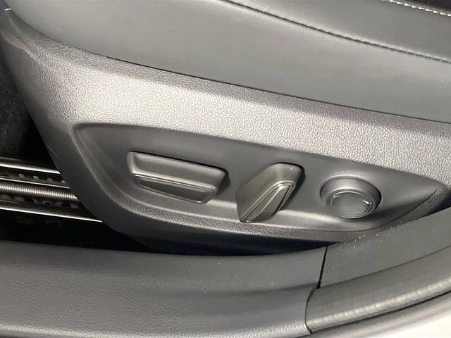 New 2026 Toyota Prius Plug-In Hybrid image 13