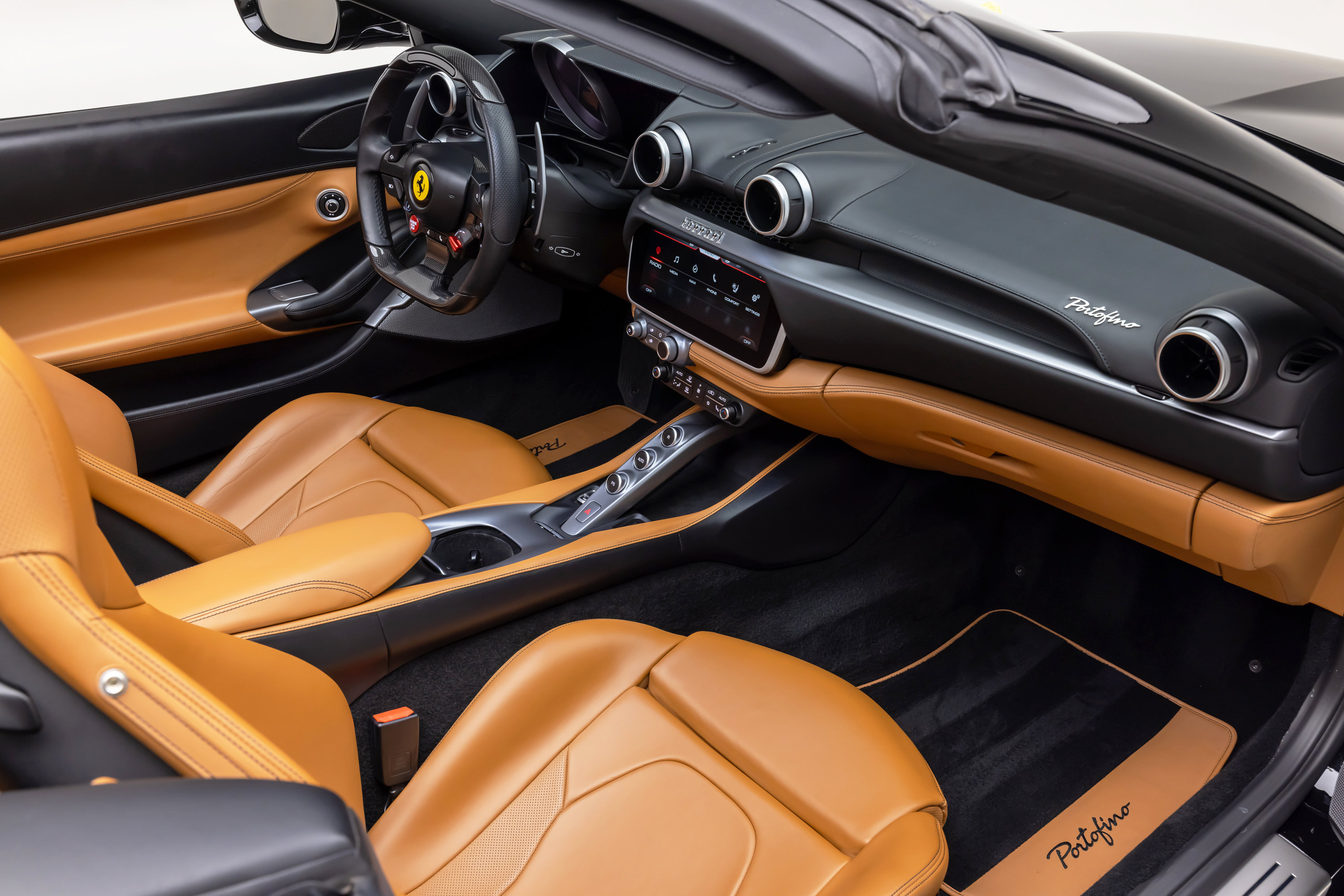 Used 2020 Ferrari Portofino RWD image 30