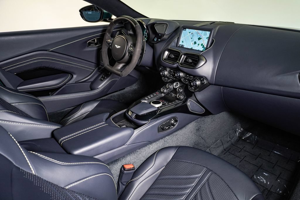 Used 2023 Aston Martin V12 Vantage RWD image 18