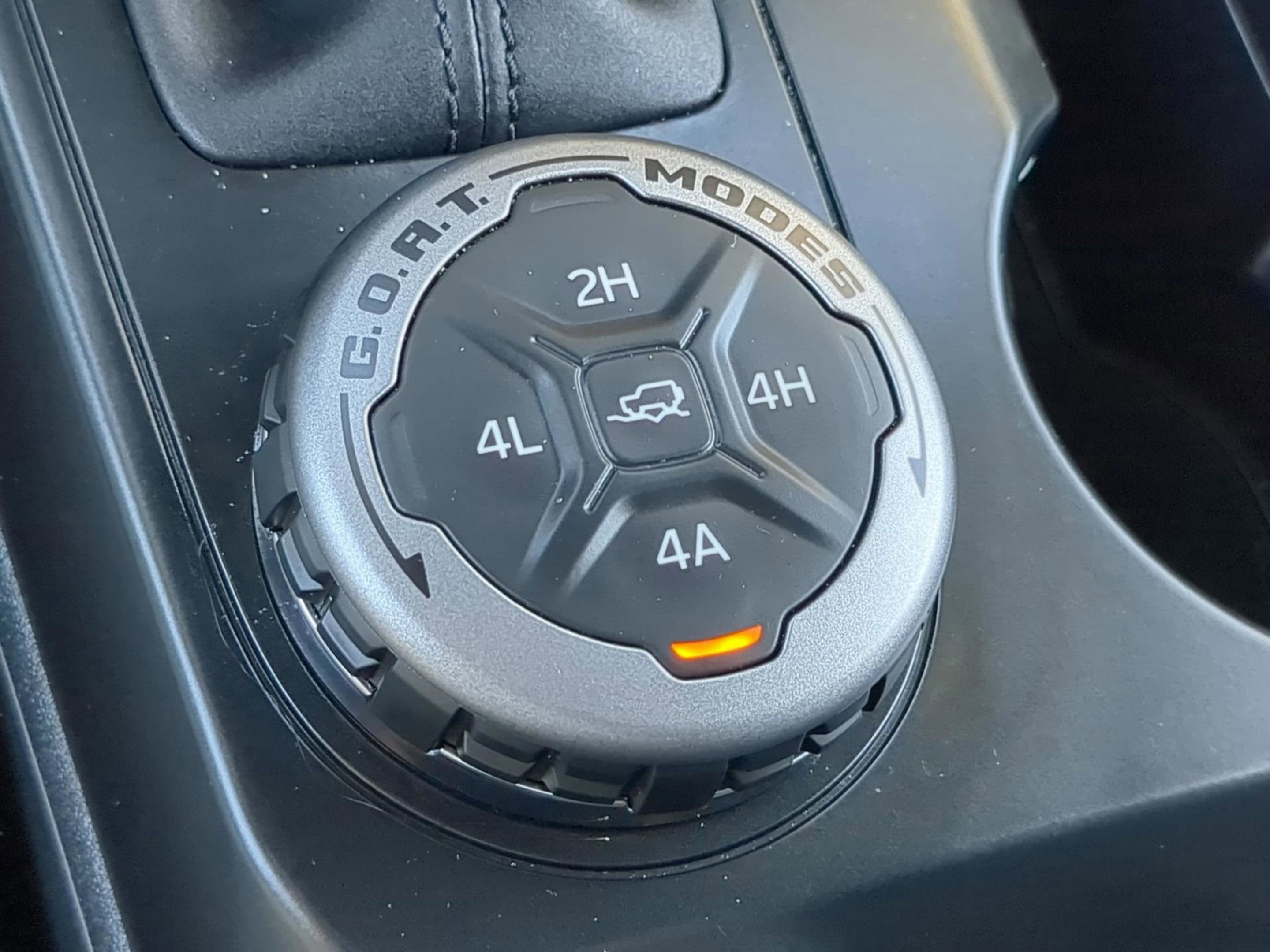 Used 2025 Ford Bronco Badlands image 51