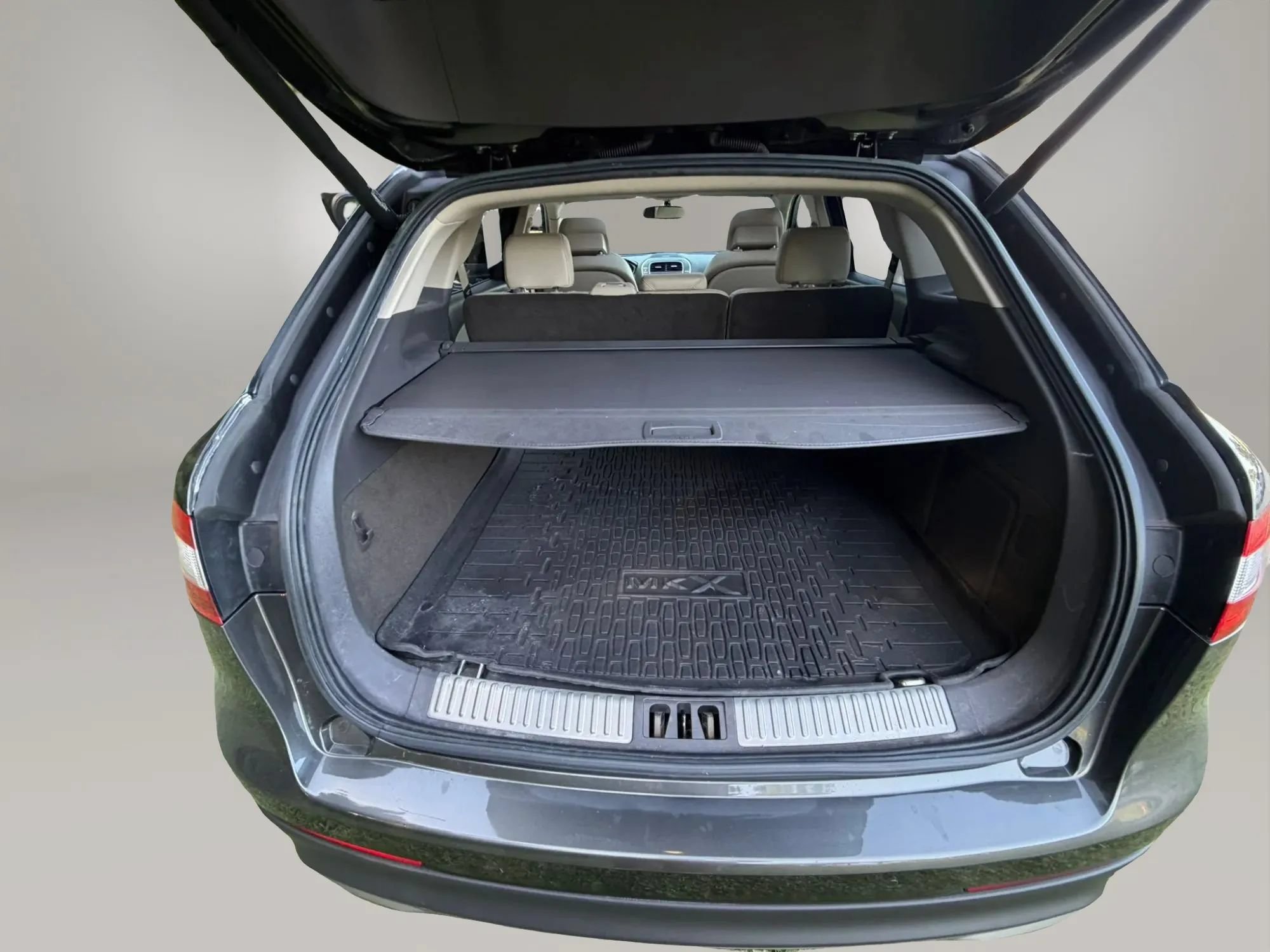 Used 2017 Lincoln MKX Reserve FWD image 18