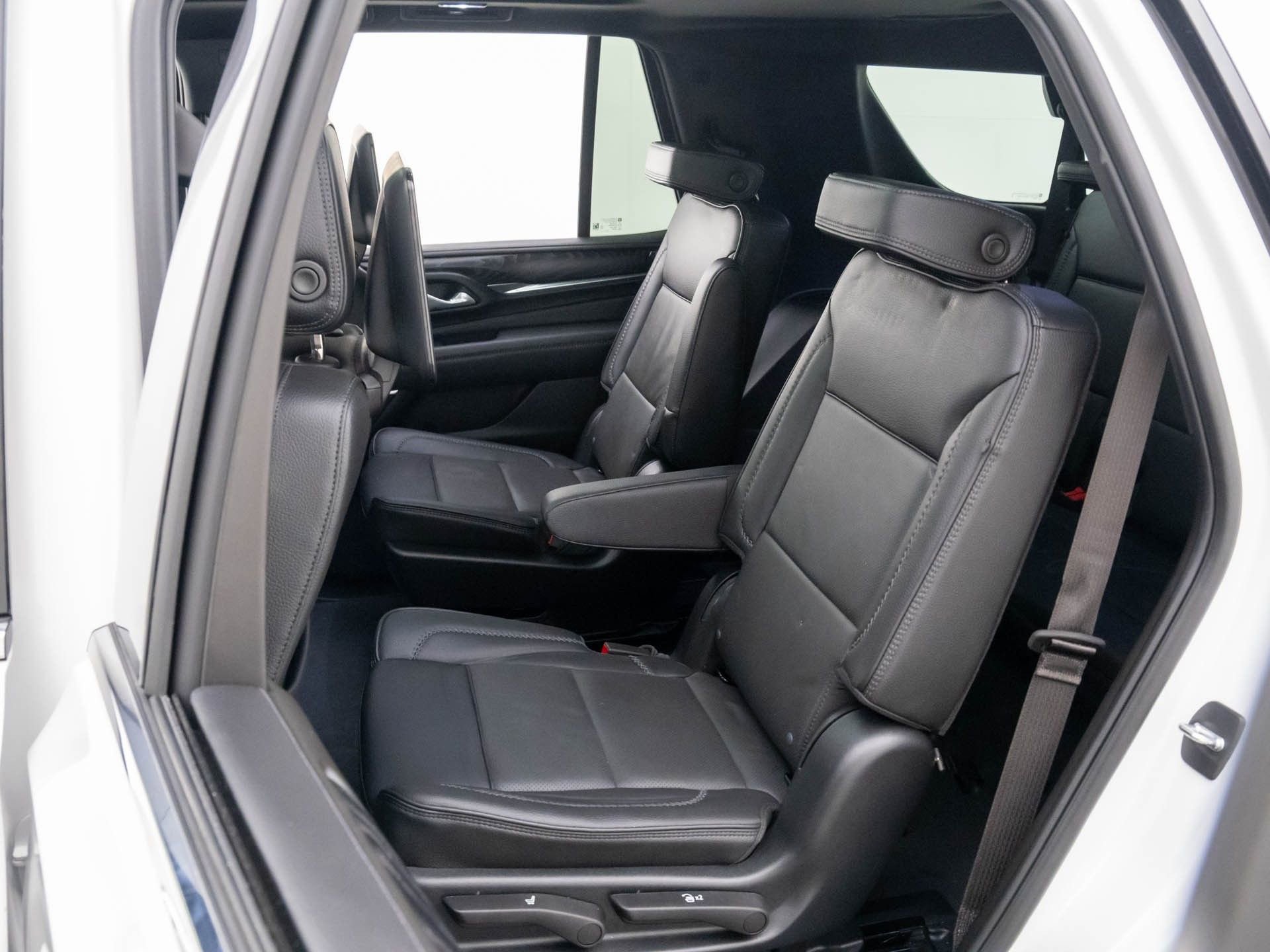 Used 2023 GMC Yukon Denali w/ Denali Reserve Package image 16