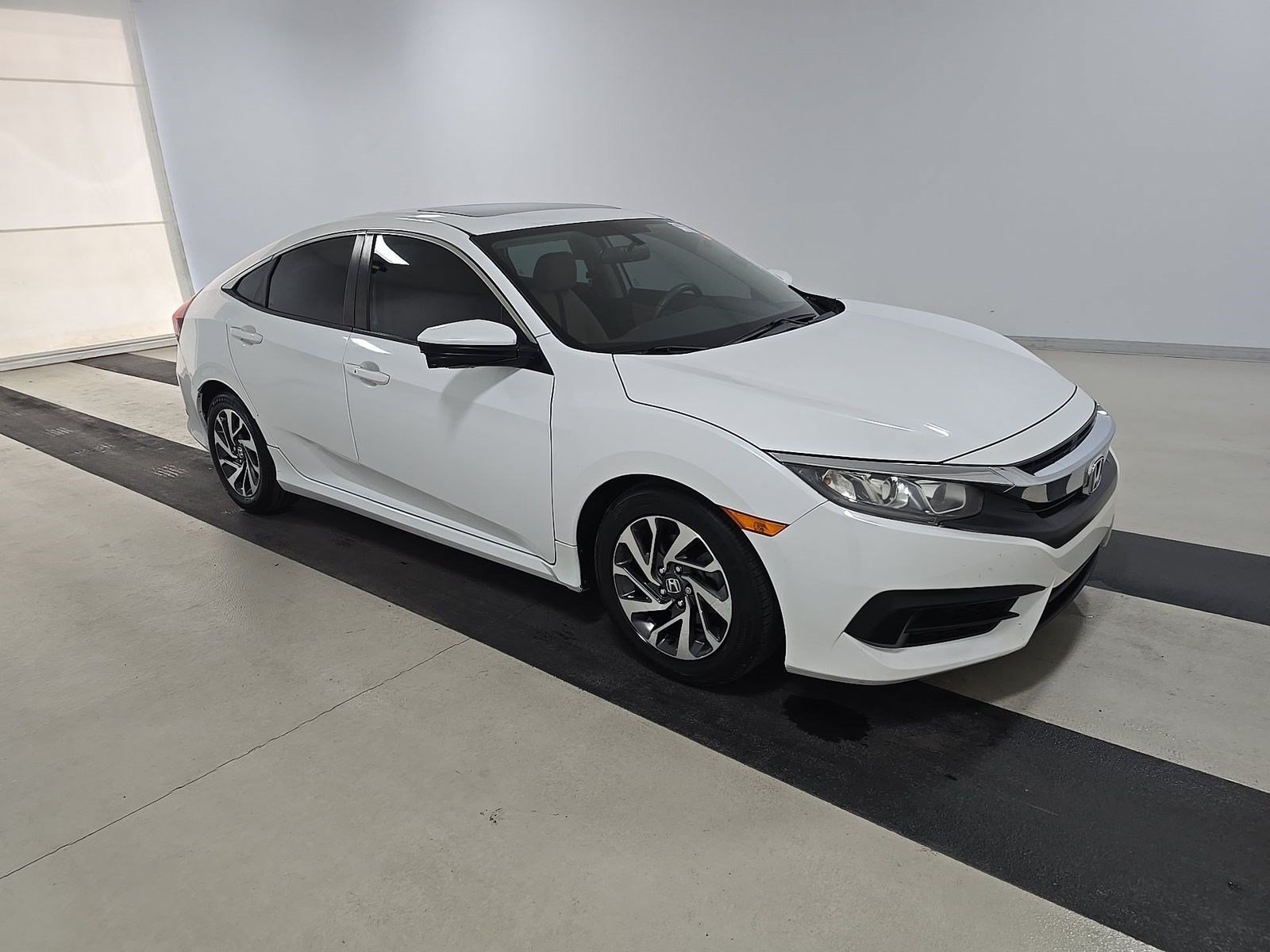 Used 2018 Honda Civic EX image 4