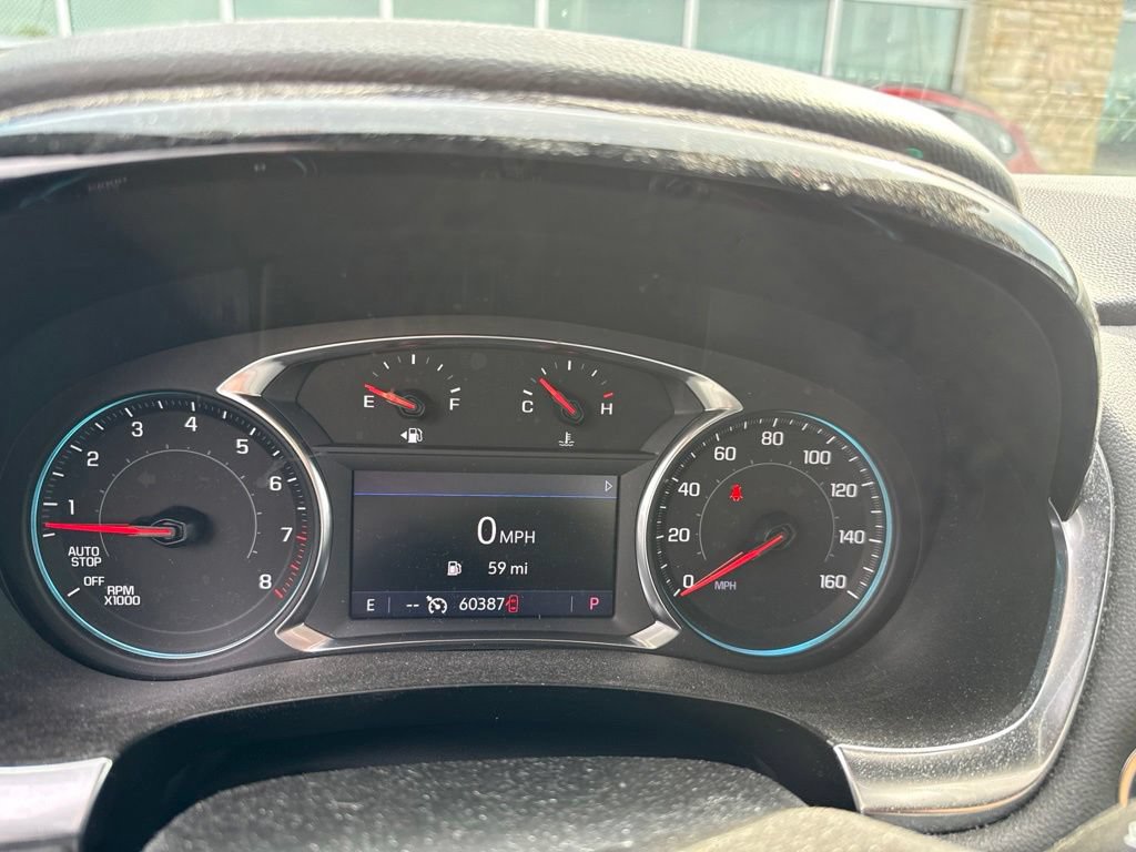Used 2022 Chevrolet Traverse LT FWD image 1