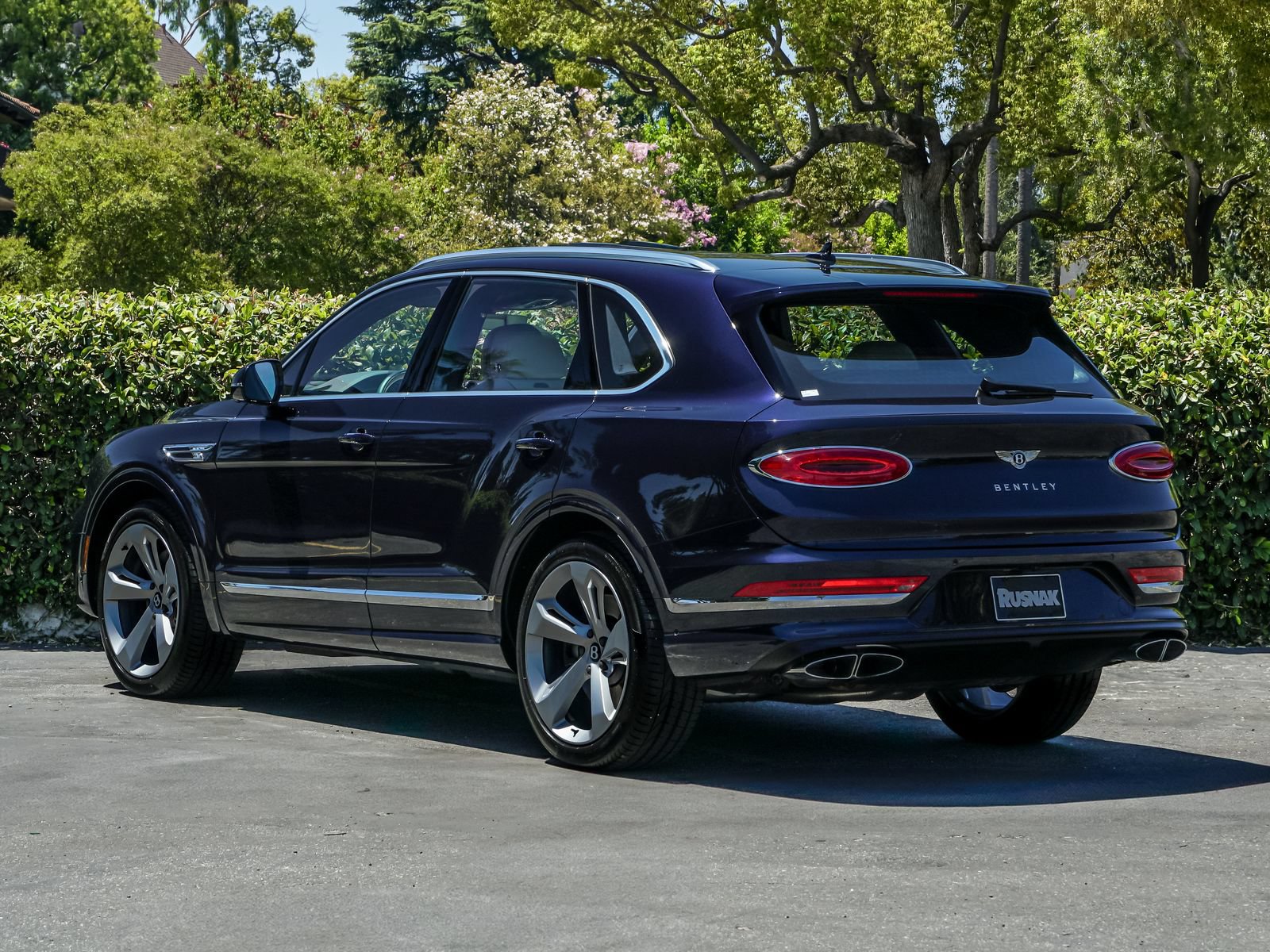 Used 2024 Bentley Bentayga AWD/4WD image 5