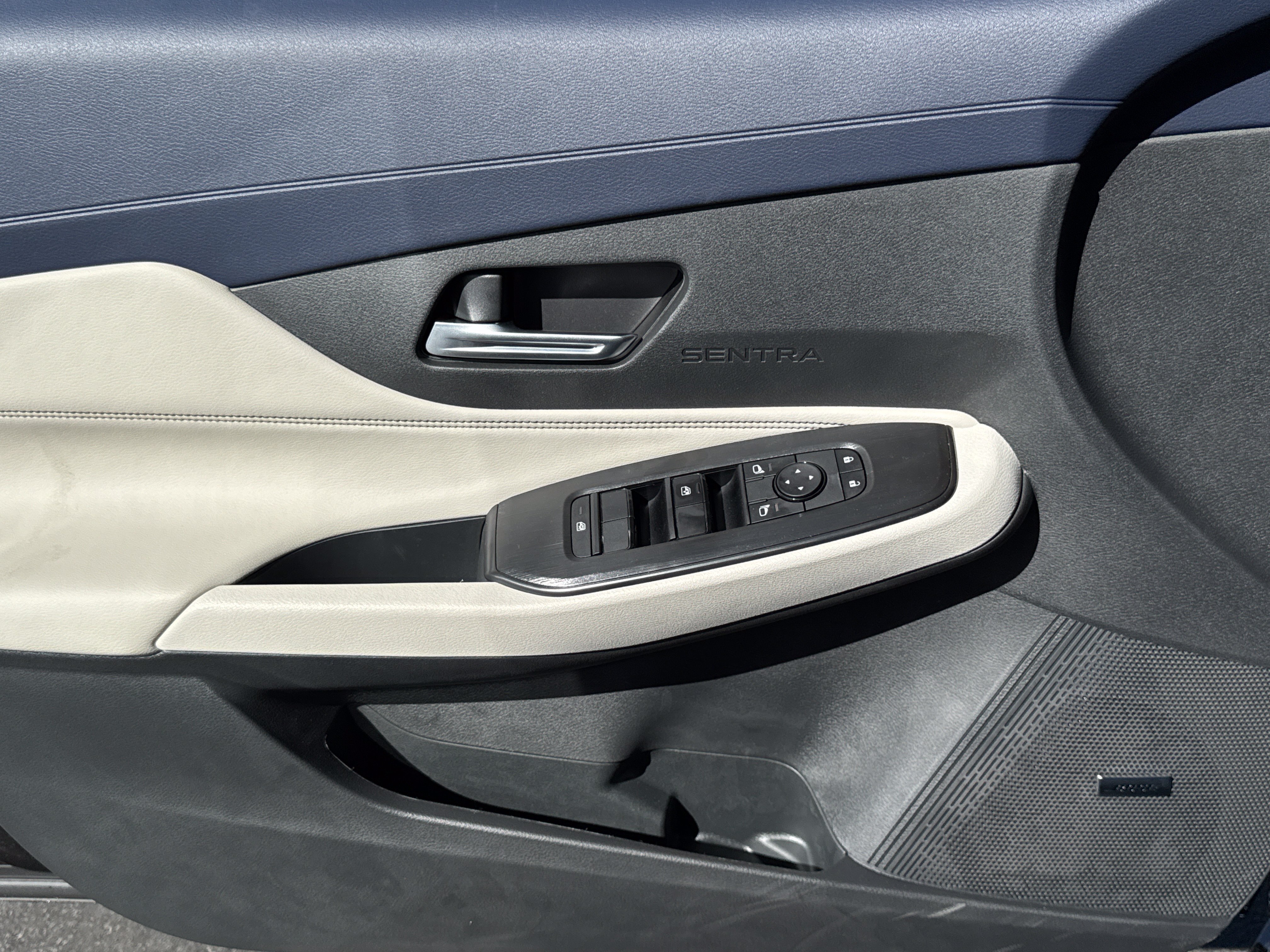 New 2026 Nissan Sentra SL w/ Floor Mat Package FWD image 10