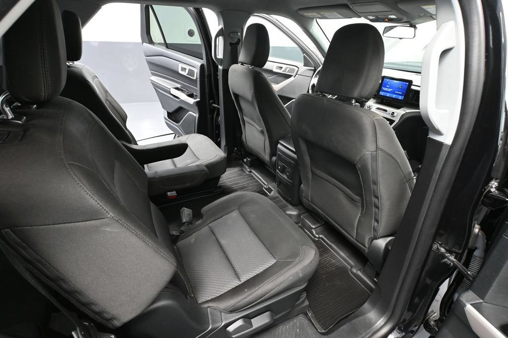 Used 2023 Ford Explorer XLT AWD/4WD image 44