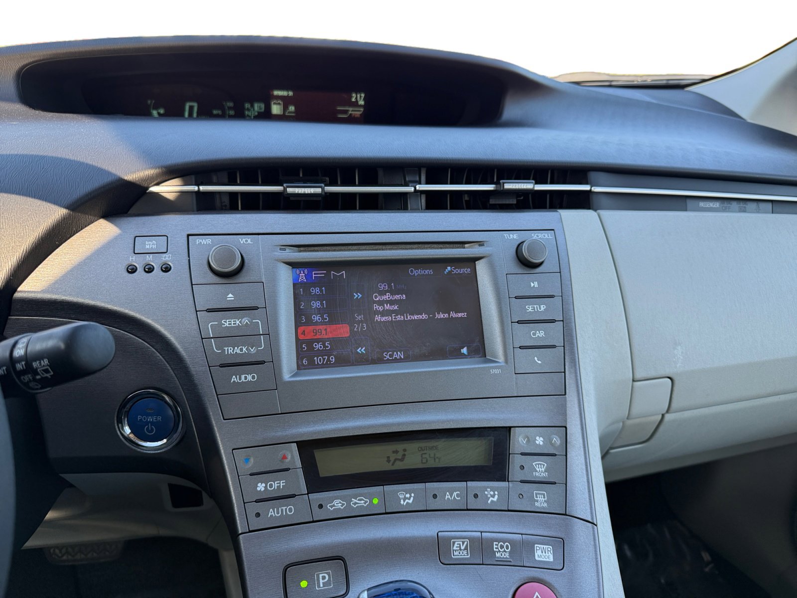 Used 2014 Toyota Prius Four image 12