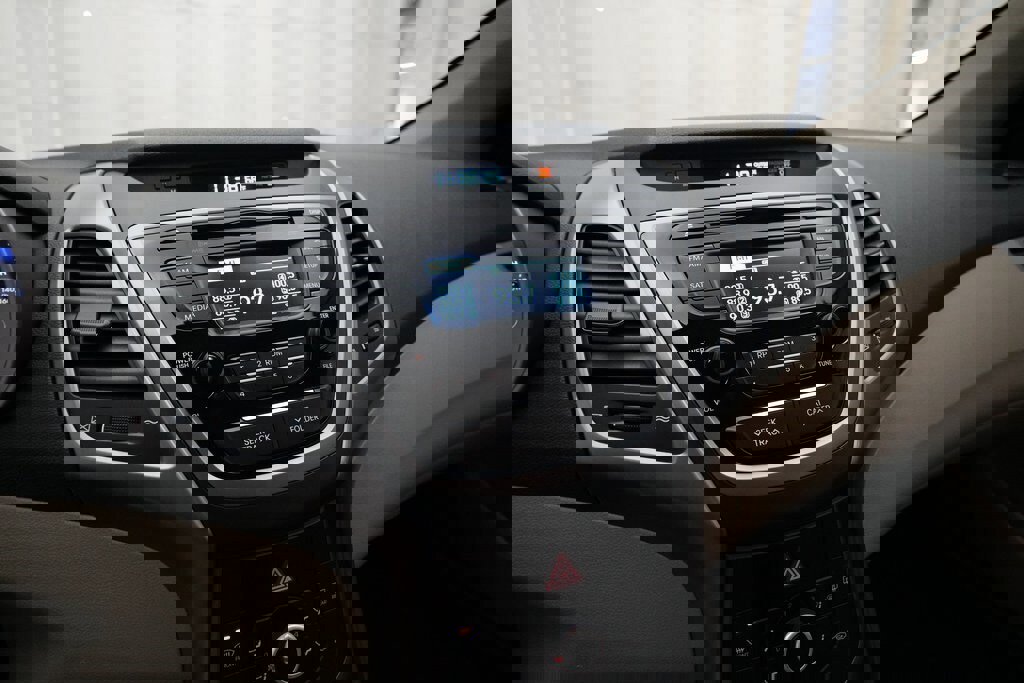 Used 2016 Hyundai Elantra SE image 6