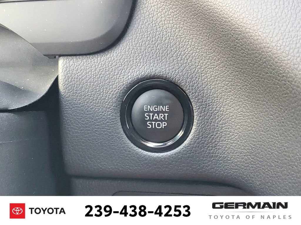 Used 2025 Toyota Tundra Limited image 33