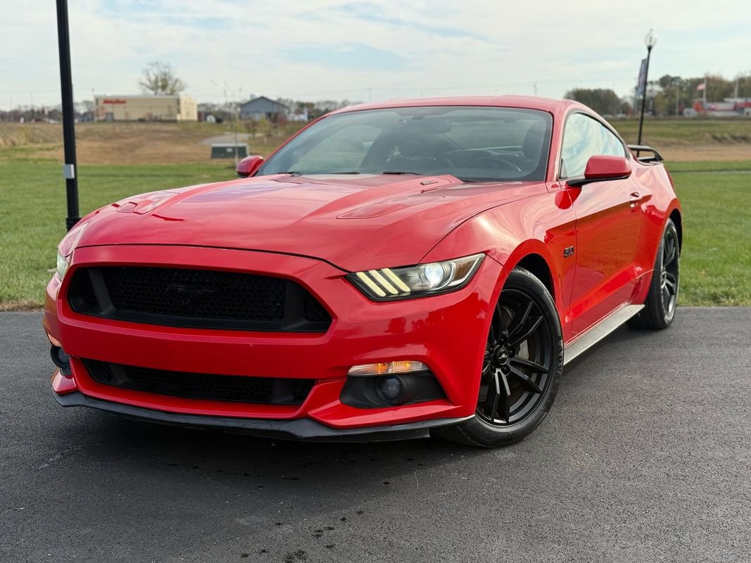 Used 2015 Ford Mustang GT image 1