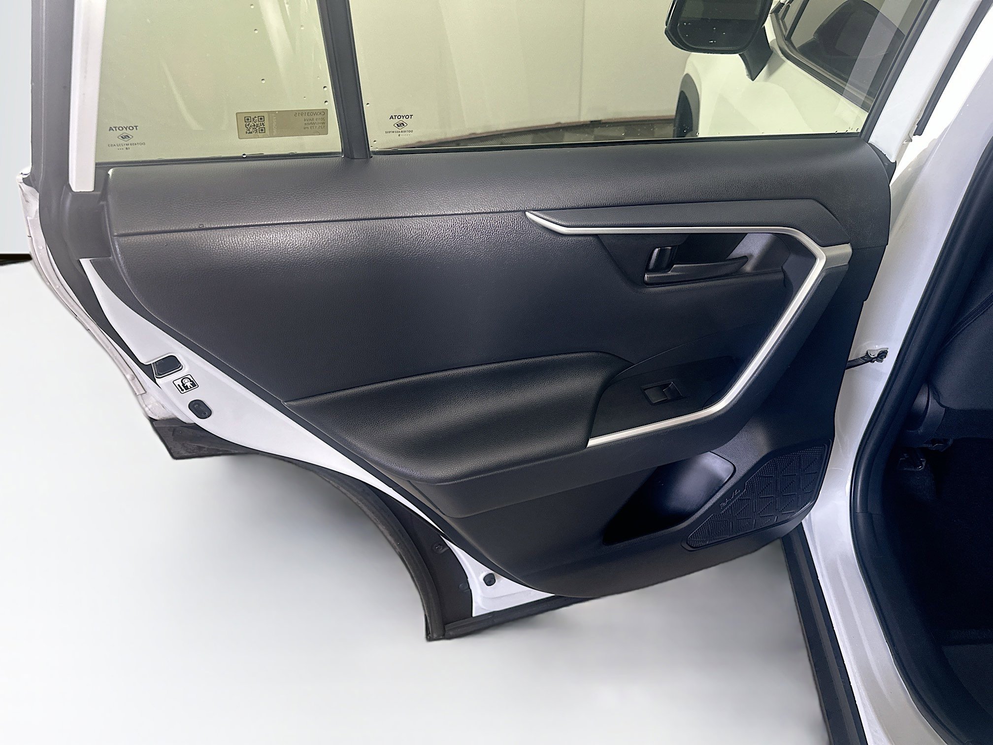 Used 2019 Toyota RAV4 LE w/ All Weather Liner Package AWD/4WD image 24