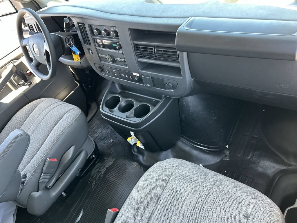 New 2025 GMC Savana 3500 w/ Power Convenience Package RWD image 27