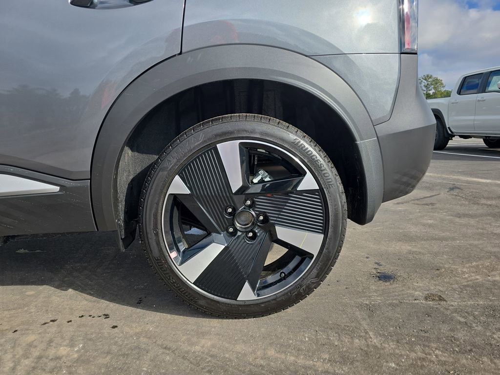 New 2026 Nissan Kicks SR FWD image 35