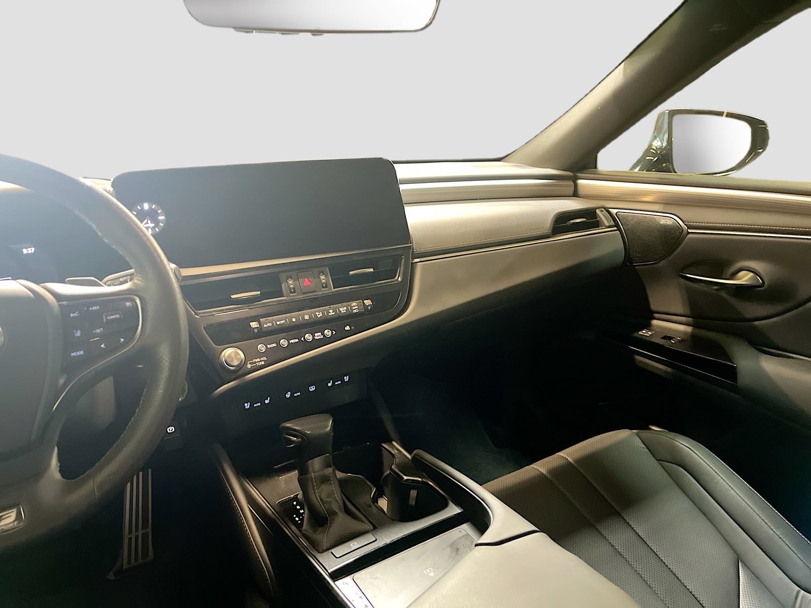 Used 2024 Lexus ES 350 F Sport w/ Accessory Package (Z2) FWD image 25