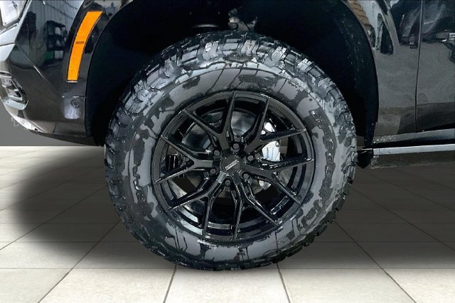 New 2026 GMC Yukon AT4 w/ AT4 Premium Package AWD/4WD image 10