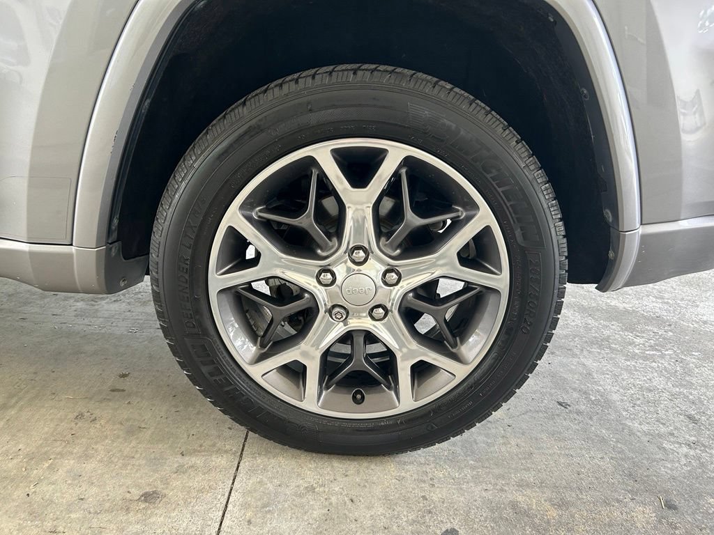 Used 2019 Jeep Grand Cherokee Overland RWD image 20