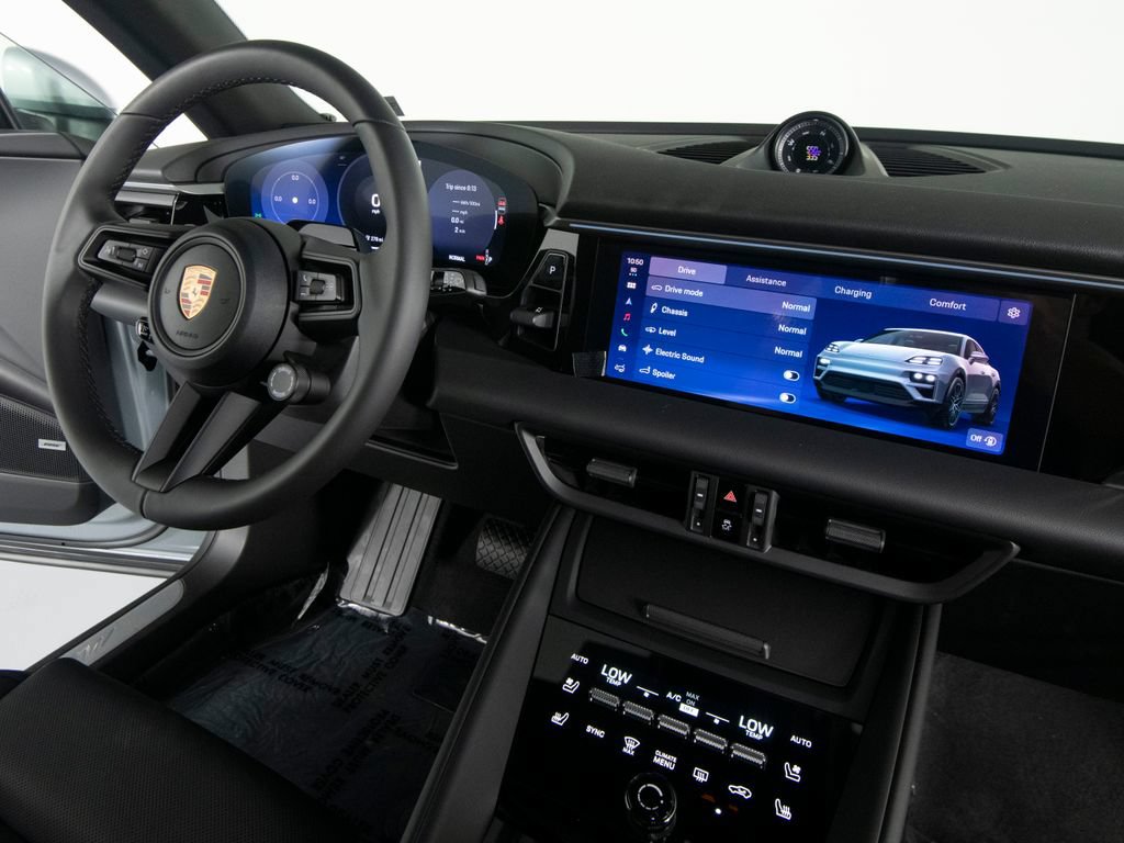 New 2026 Porsche Macan 4 Electric AWD/4WD image 31