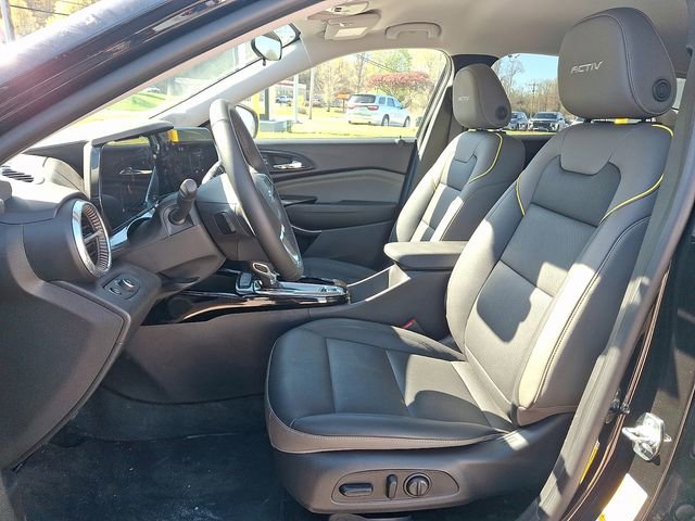 Used 2026 Chevrolet Trax ACTIV w/ Driver Confidence Package FWD image 2