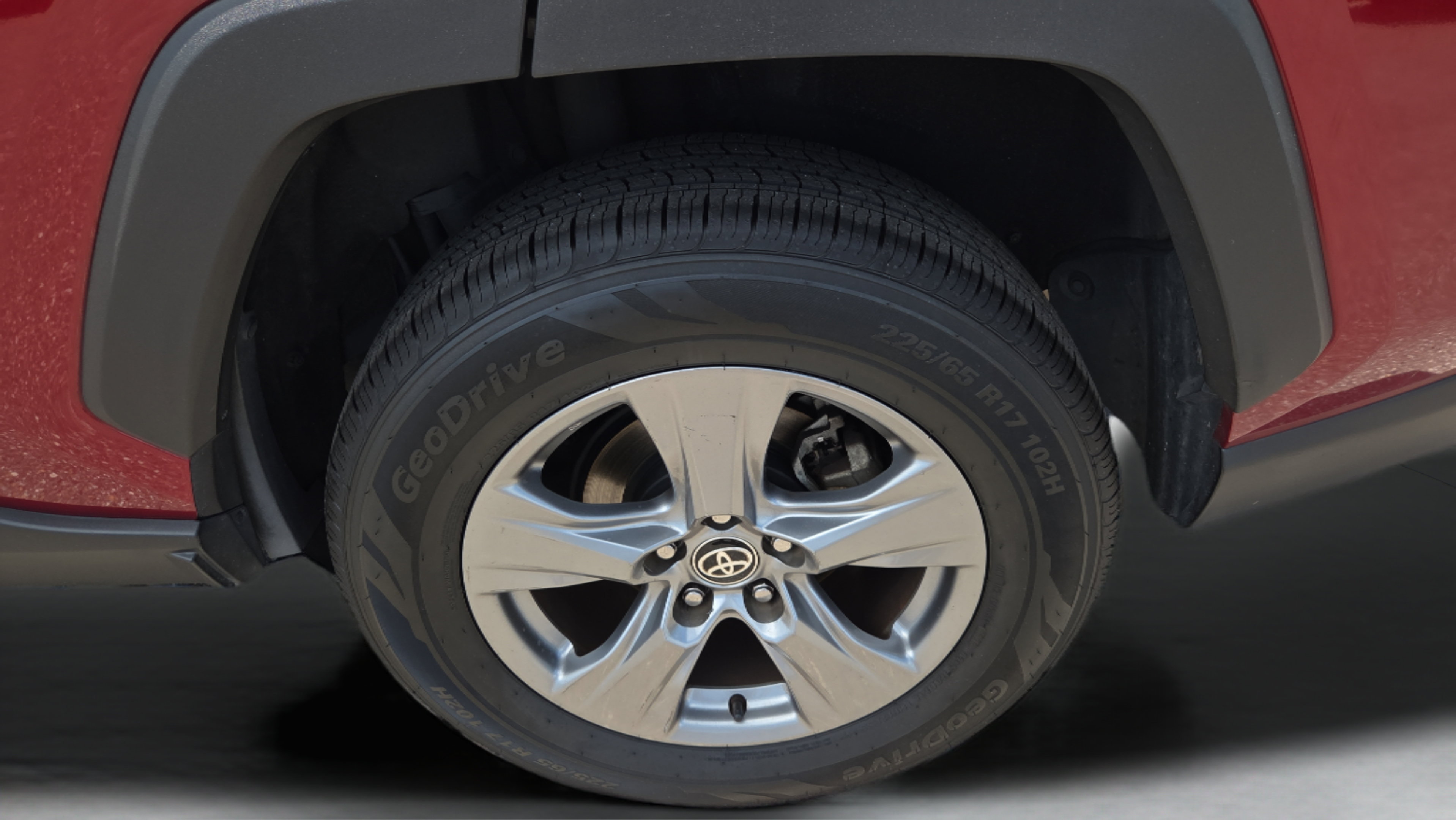 Used 2023 Toyota RAV4 XLE w/ Convenience Package FWD image 31