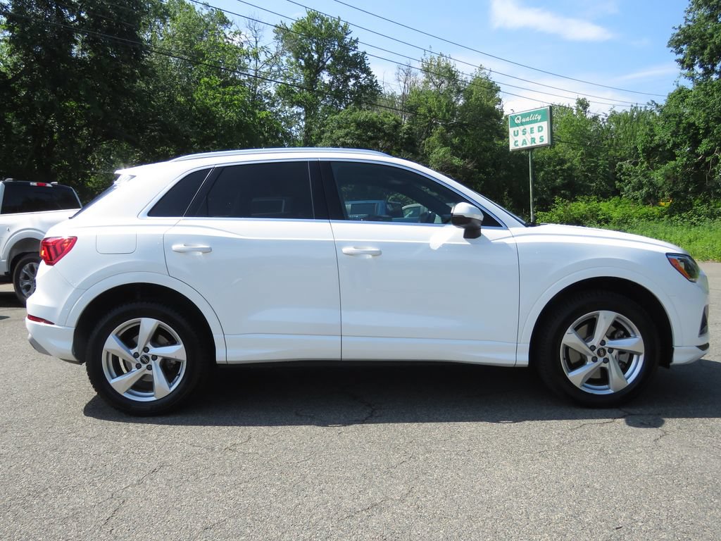 Used 2022 Audi Q3 2.0T Premium w/ Convenience Package AWD/4WD image 4