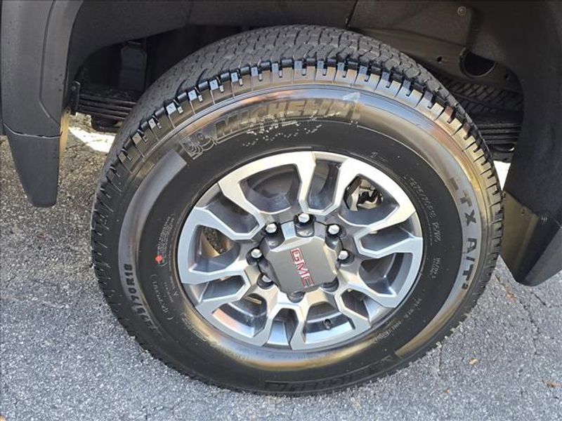 New 2026 GMC Sierra 2500 SLT w/ SLT Premium Package image 7