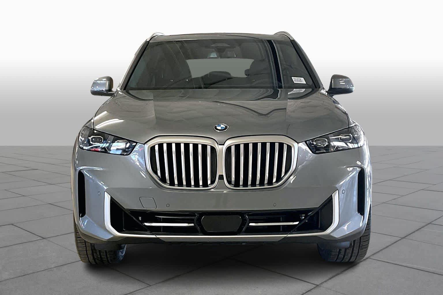 Used 2026 BMW X5 sDrive40i w/ Climate Comfort Package RWD image 3