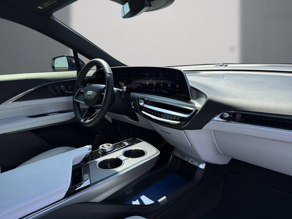 Certified 2024 Cadillac Lyriq Luxury RWD image 16