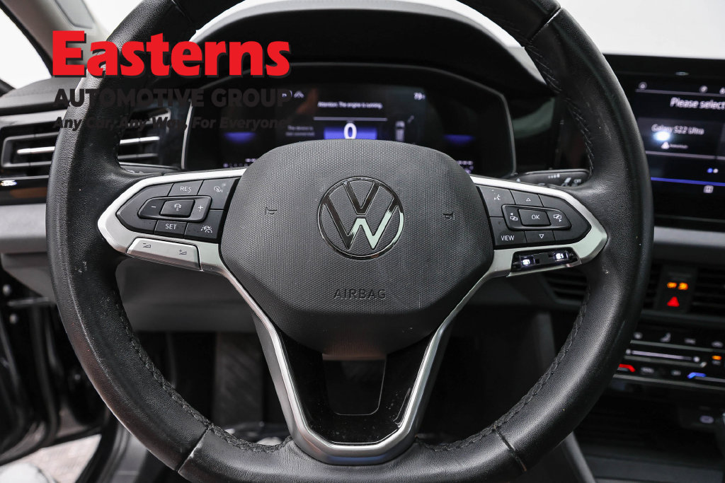 Used 2025 Volkswagen Jetta SE FWD image 11