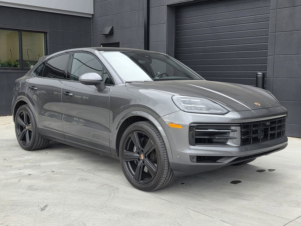 Certified 2025 Porsche Cayenne Coupe image 6