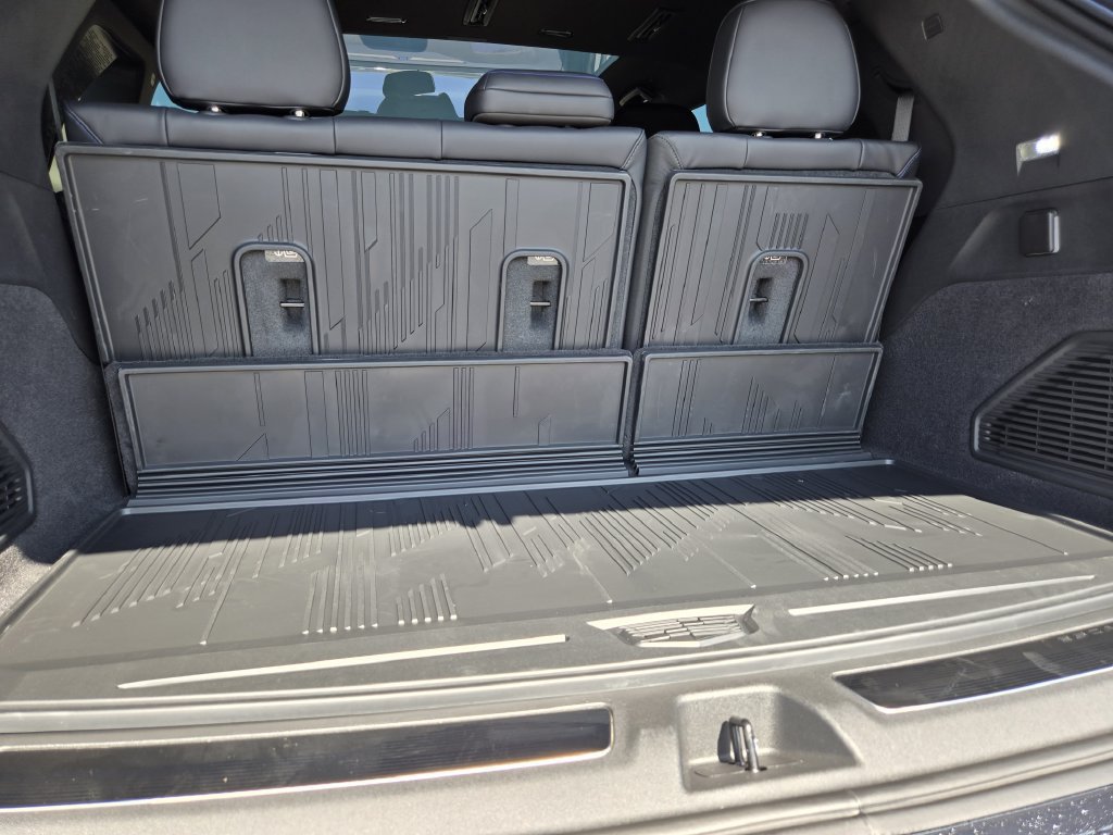 New 2026 Cadillac Escalade IQ Sport 1 w/ LPO, Floor Liner Package AWD/4WD image 19
